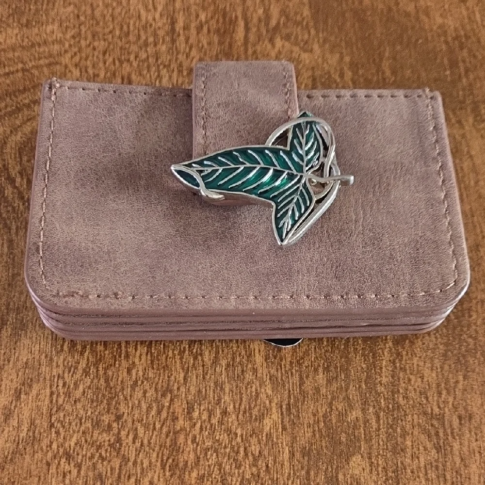 Elegant Tan Wallet with Leaf Accent - Picture 1 of 12